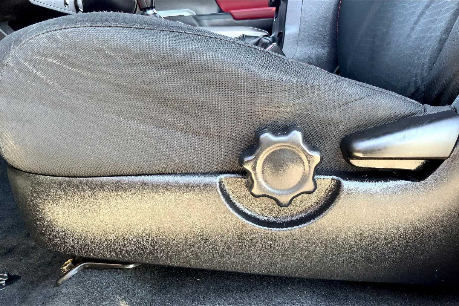 2017 Toyota Tacoma SR5 photo 33