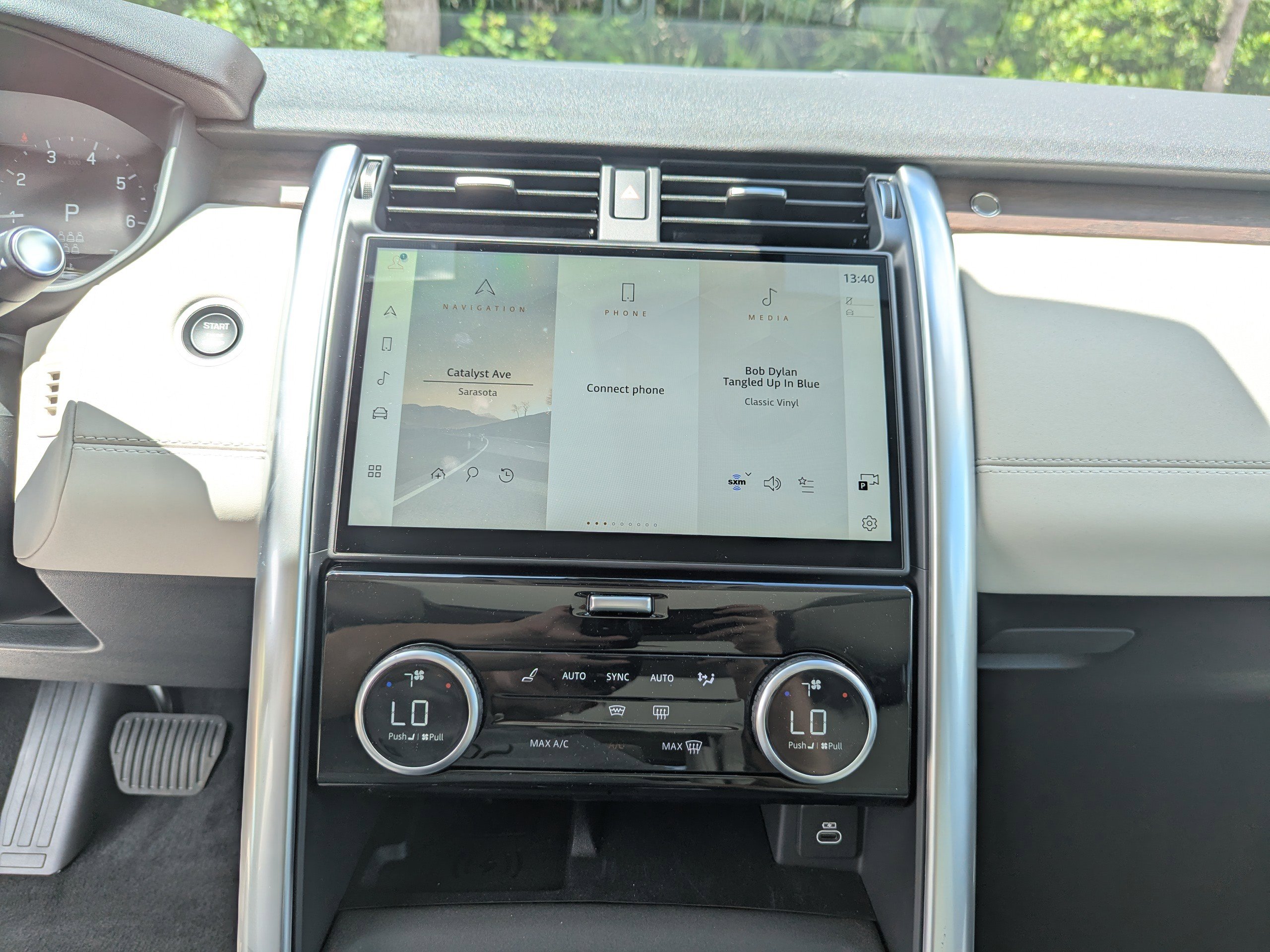 2025 Land Rover Discovery S photo 23