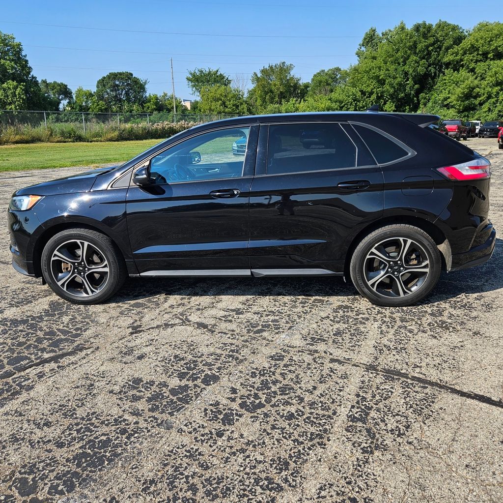 2019 Ford Edge ST photo 3