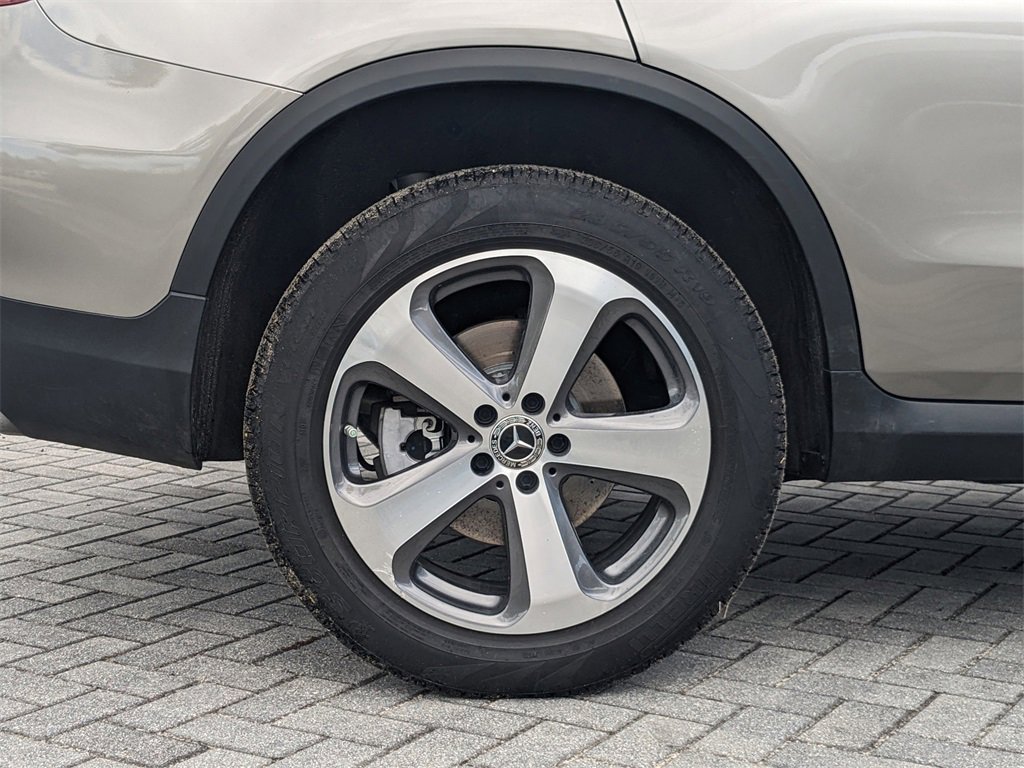 2019 Mercedes Benz GLC 300 photo 2