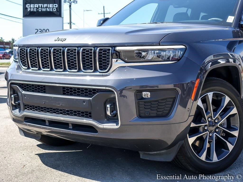 2023 Jeep Grand Cherokee Overland photo 2