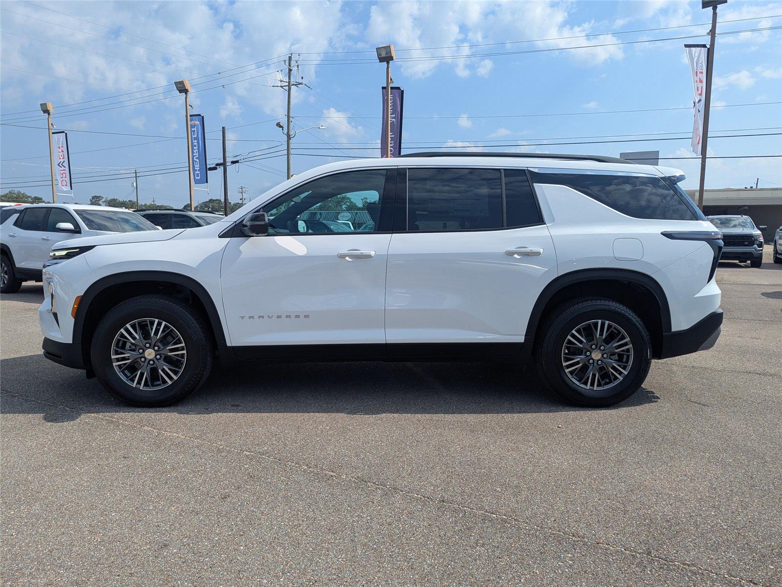 2026 Chevrolet Traverse photo 4