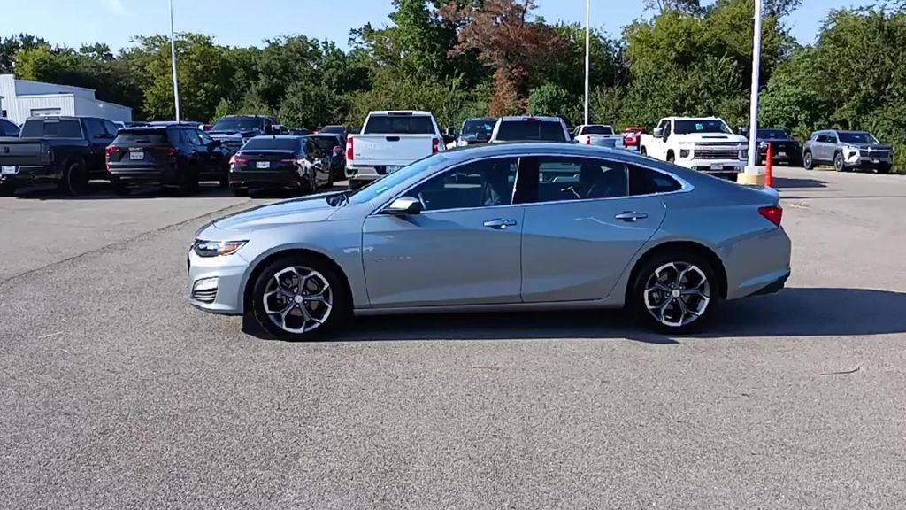 2024 Chevrolet Malibu 1LT photo 5