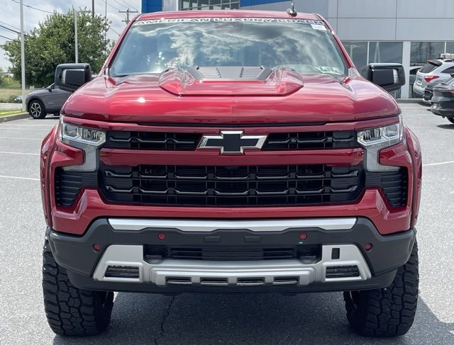 2025 Chevrolet Silverado 1500 RST photo 2