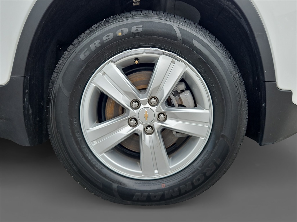 2022 Chevrolet Trax LS photo 14