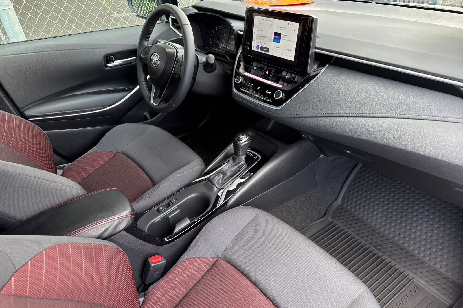 2024 Toyota Corolla SE photo 13