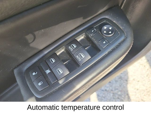 2015 Chrysler 200 C photo 15
