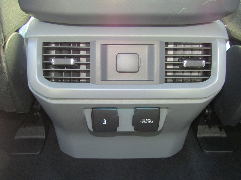 2024 Ford F-150 XLT photo 32