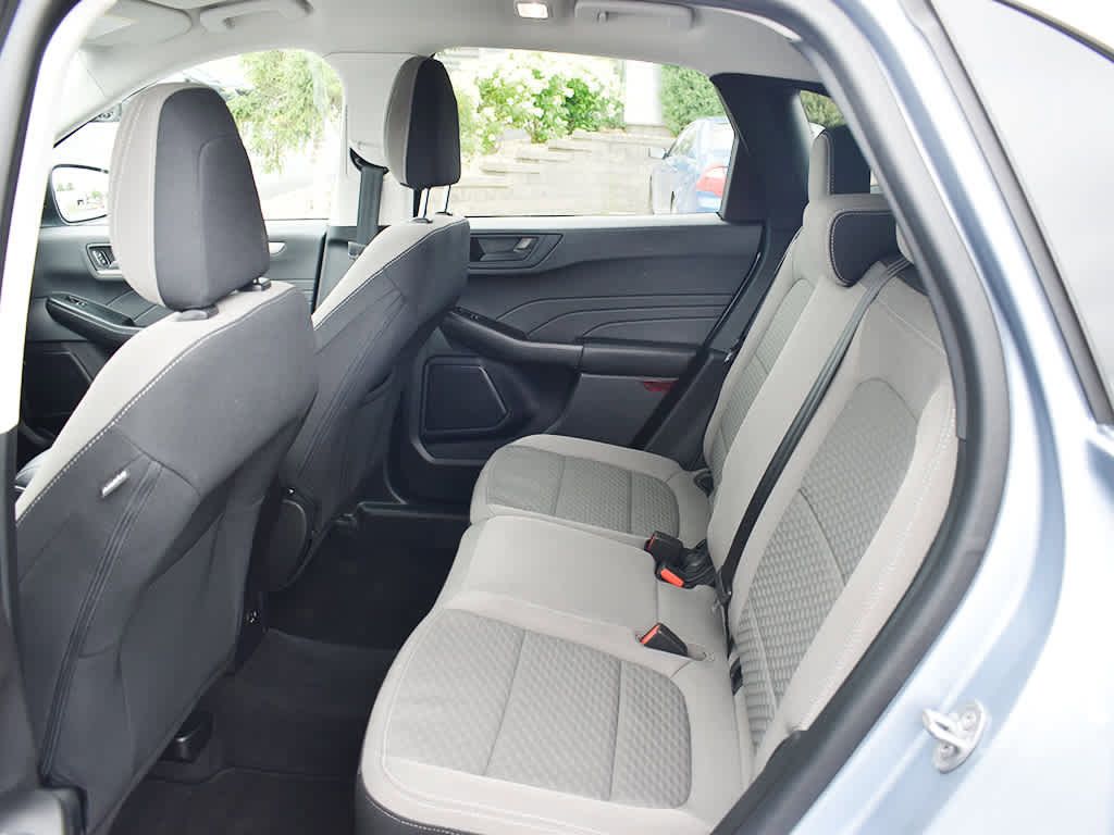 2022 Ford Escape SE photo 2