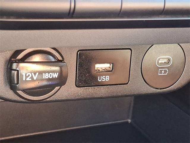 2024 Hyundai Elantra SEL photo 21