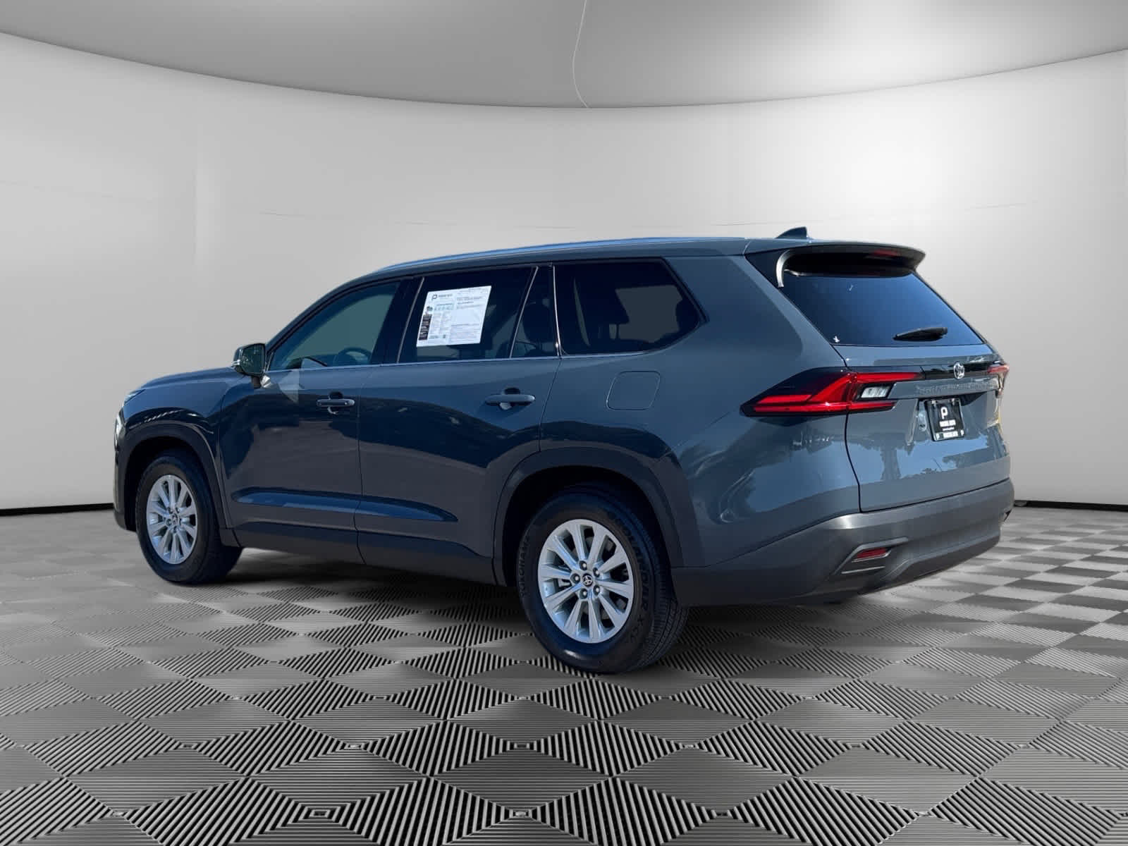 2025 Toyota Grand Highlander XLE photo 3