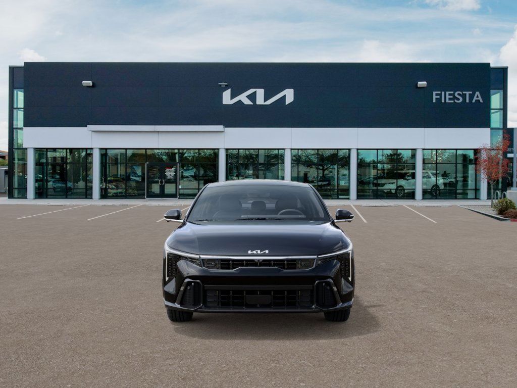 2025 Kia K4 GT-Line Turbo photo 2