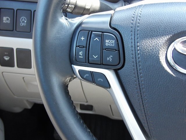 2019 Toyota Highlander LE photo 24