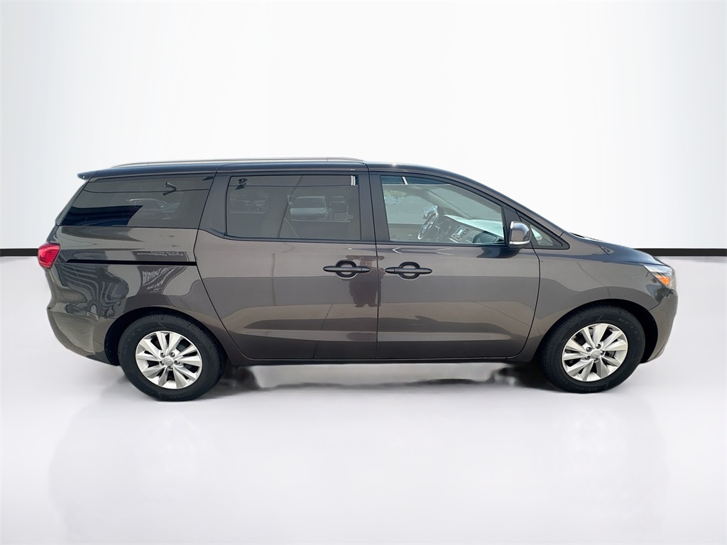 2015 Kia Sedona LX photo 4