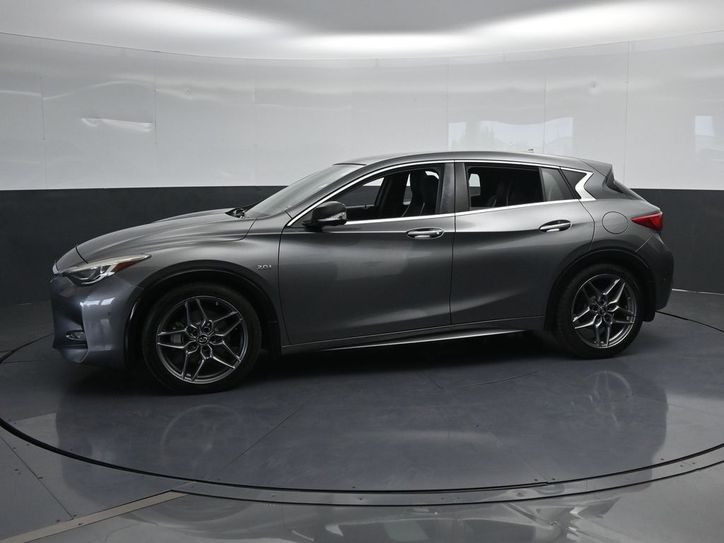 2018 Infiniti QX30 Sport photo 2