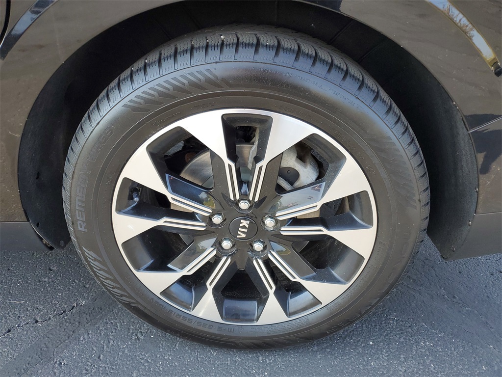 2022 Kia Carnival EX photo 28