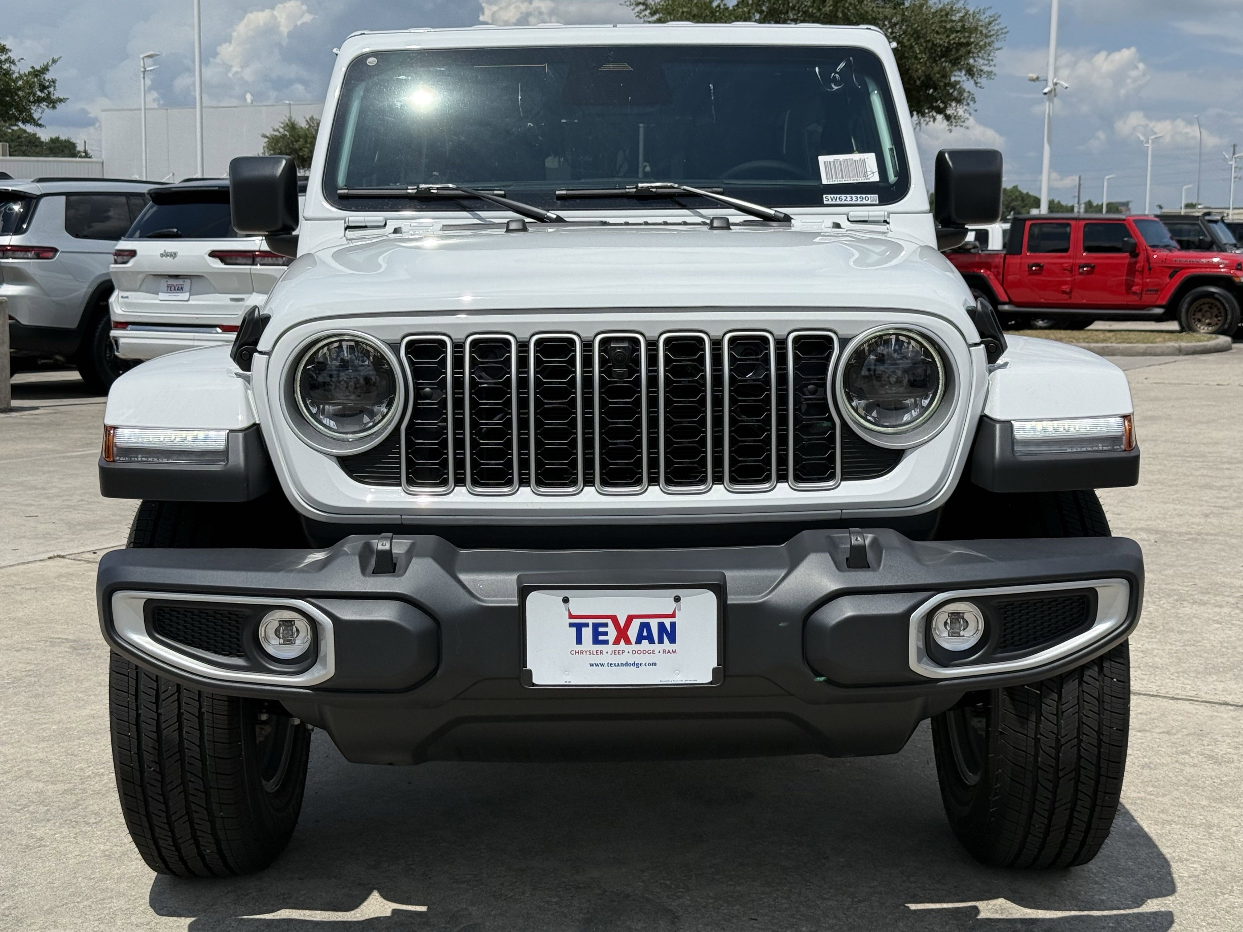 2025 Jeep Wrangler Sahara photo 2