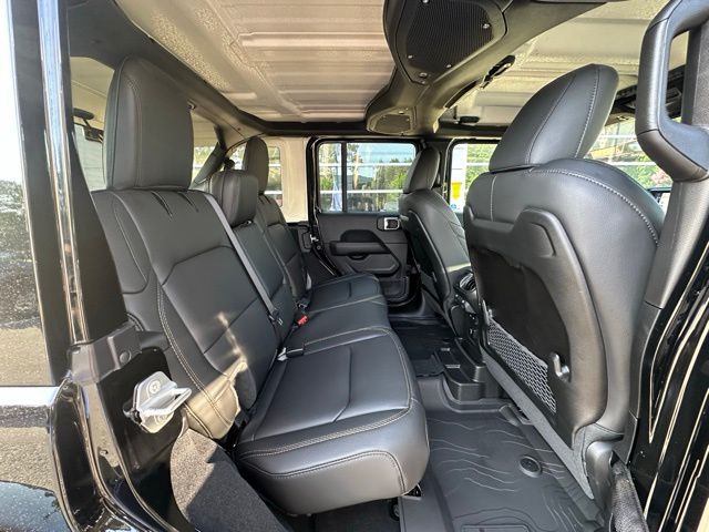 2025 Jeep Wrangler Sport S photo 28