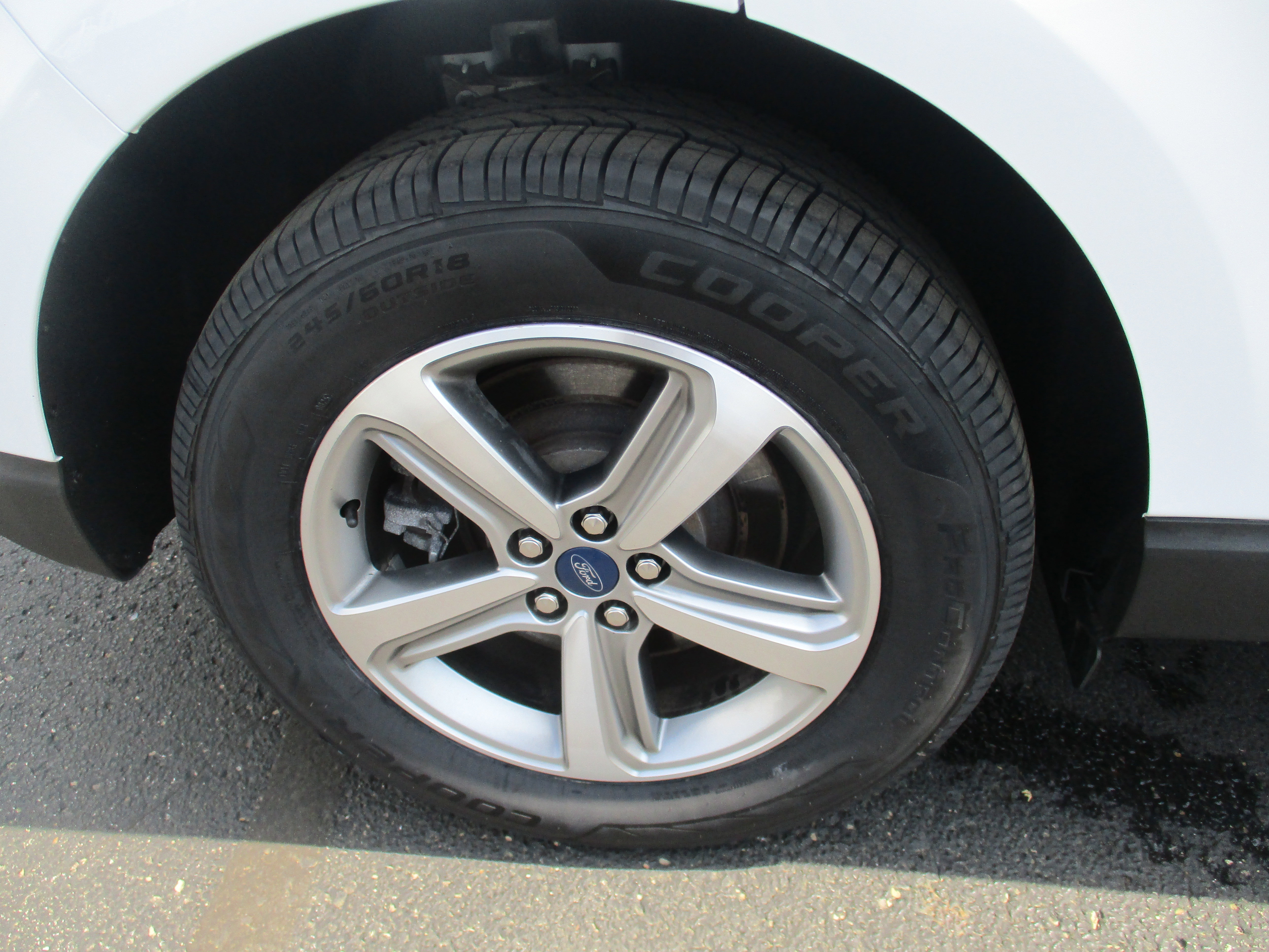 2022 Ford Edge SEL photo 13