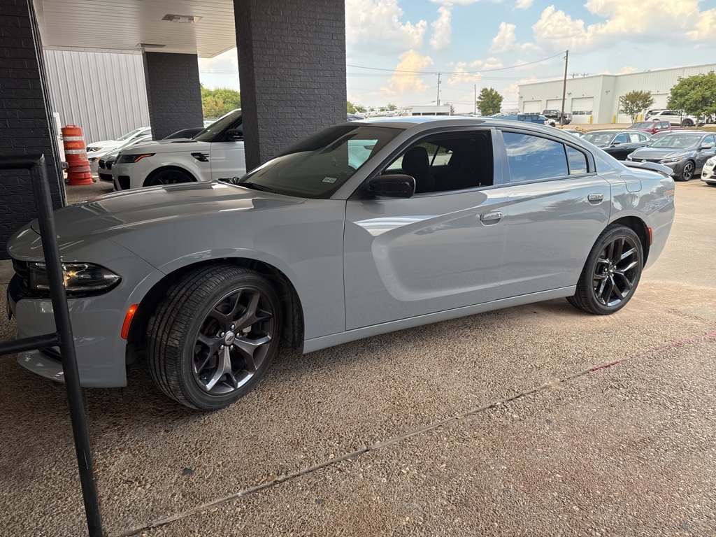 2022 Dodge Charger SXT photo 2