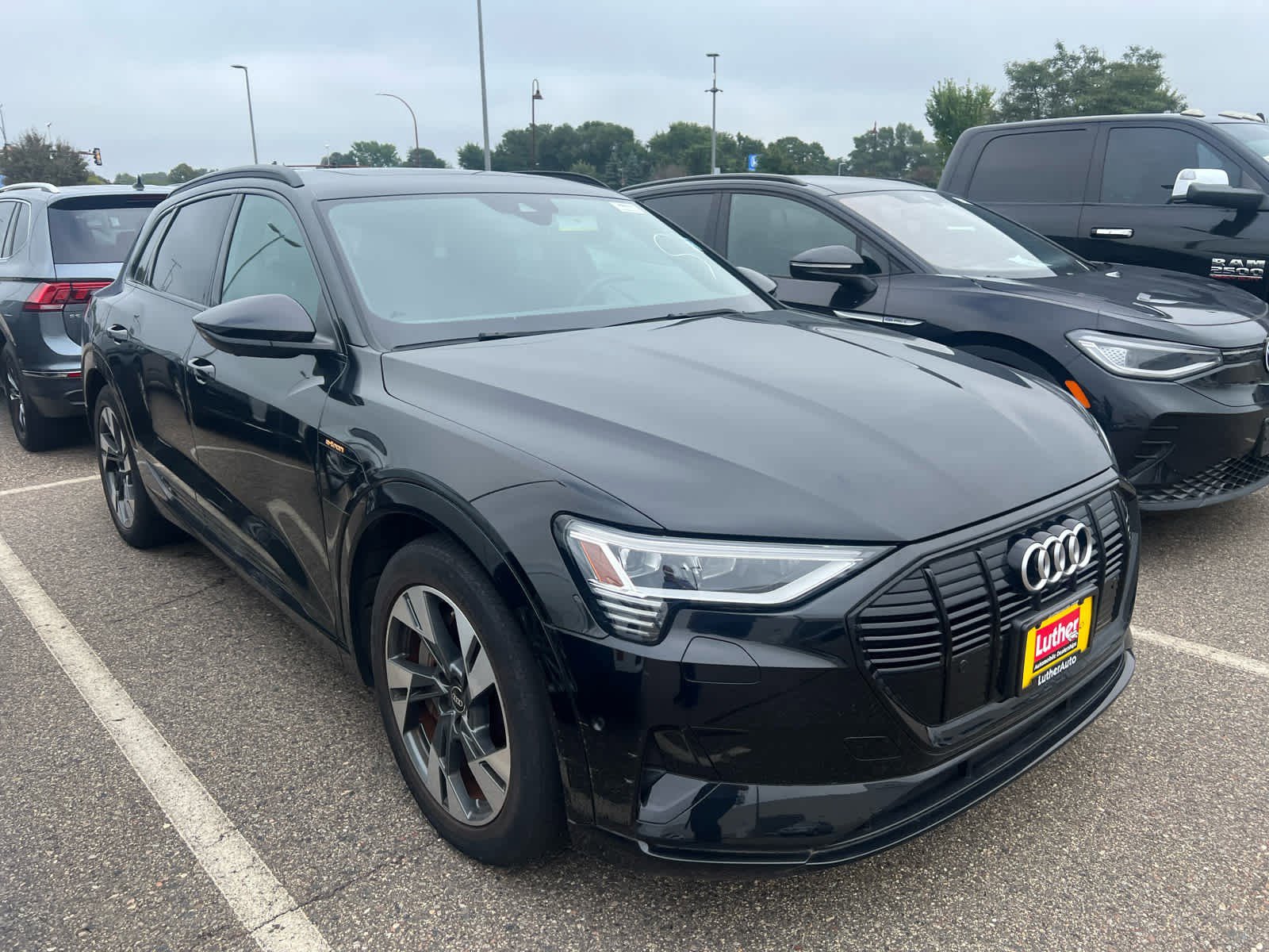 Used 2022 Audi e-tron Premium with VIN WA1AAAGE1NB011958 for sale in Minneapolis, MN