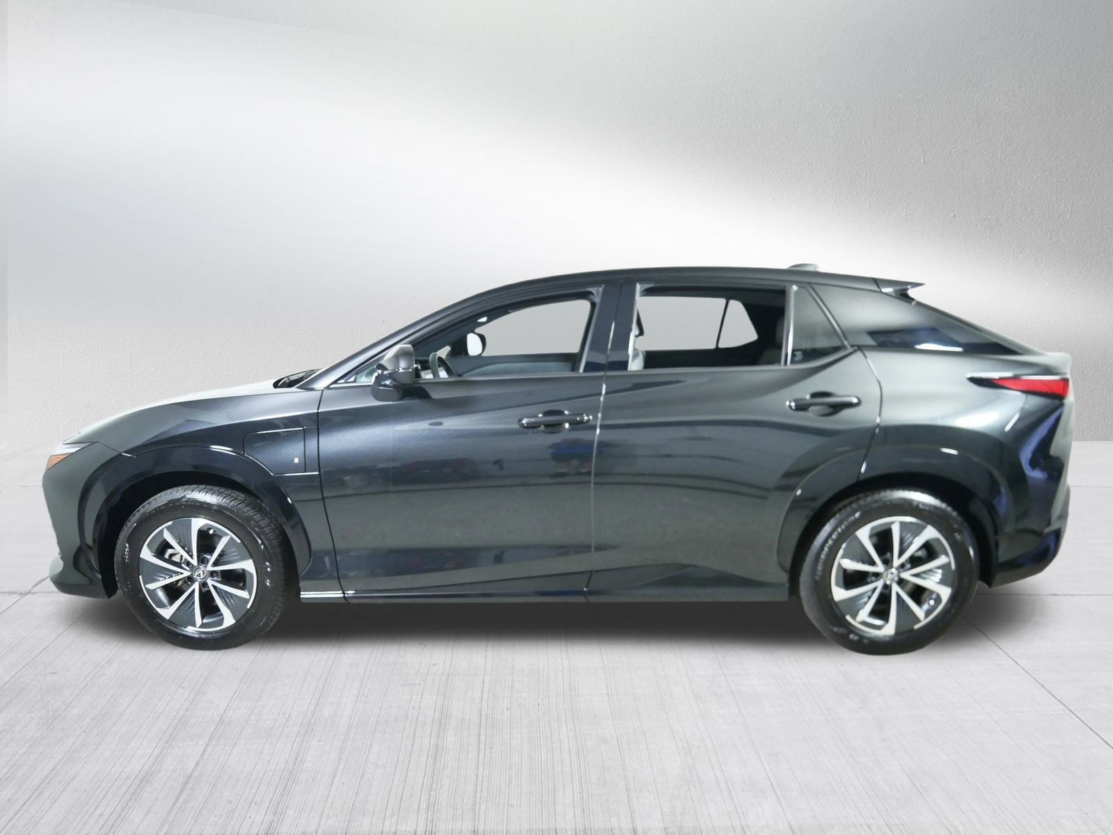 2024 Lexus RZ 300e Luxury photo 4