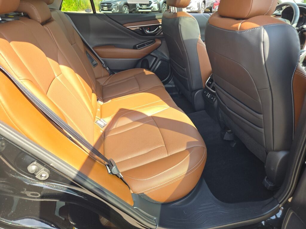 2023 Subaru Outback Touring XT photo 7