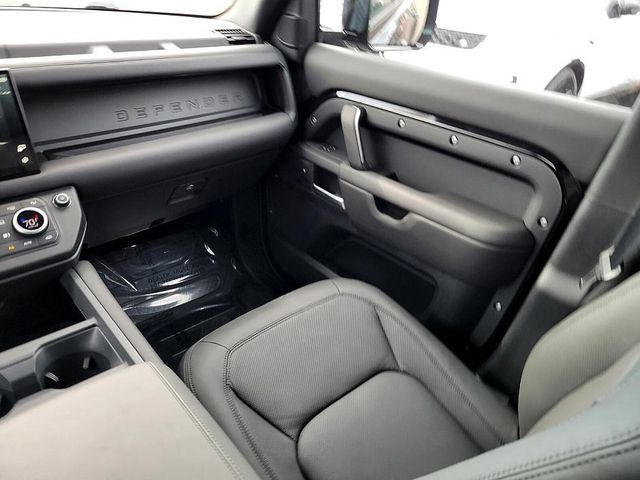2025 Land Rover Defender 110 X-Dynamic SE photo 13