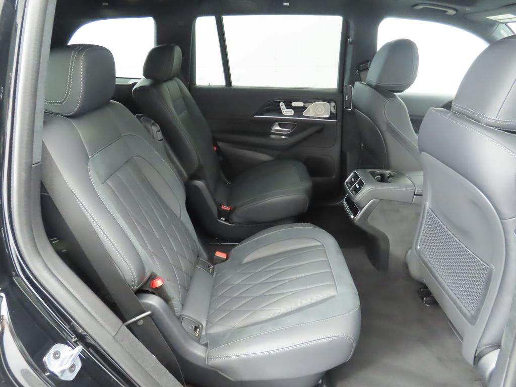 2025 Mercedes Benz GLS 63 AMG 4MATIC photo 23