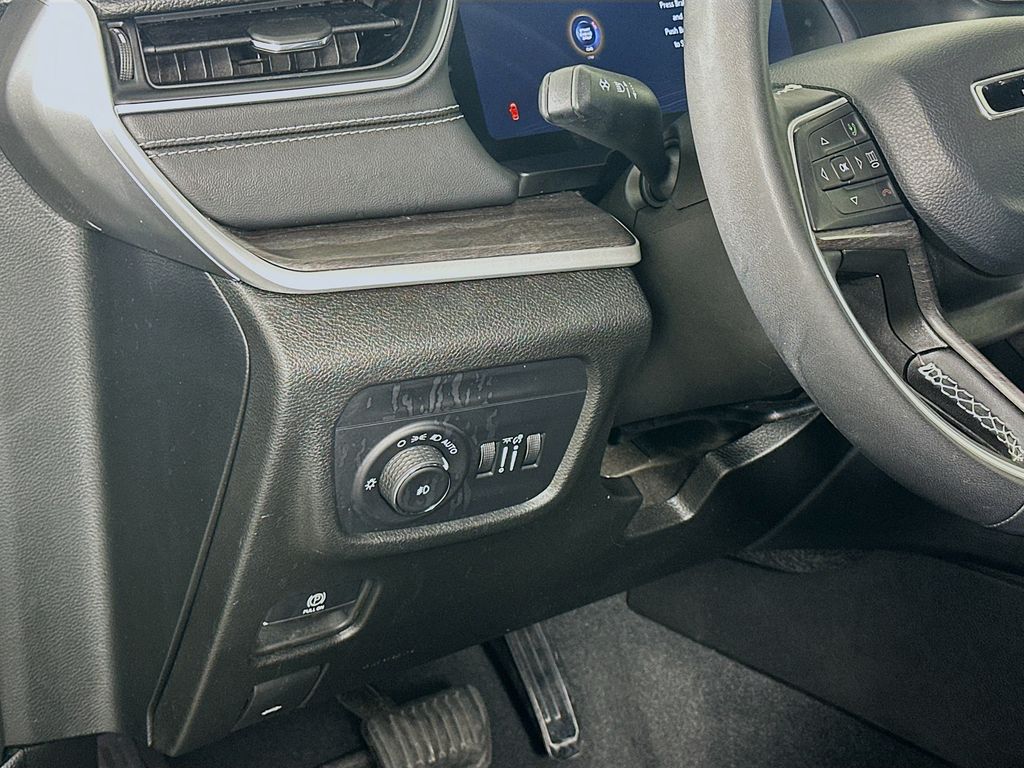2024 Jeep Grand Cherokee Limited photo 10