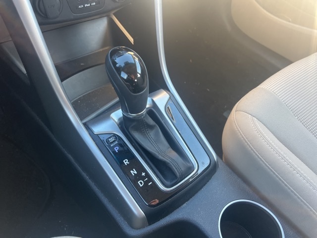 2015 Hyundai Elantra GT Base photo 13