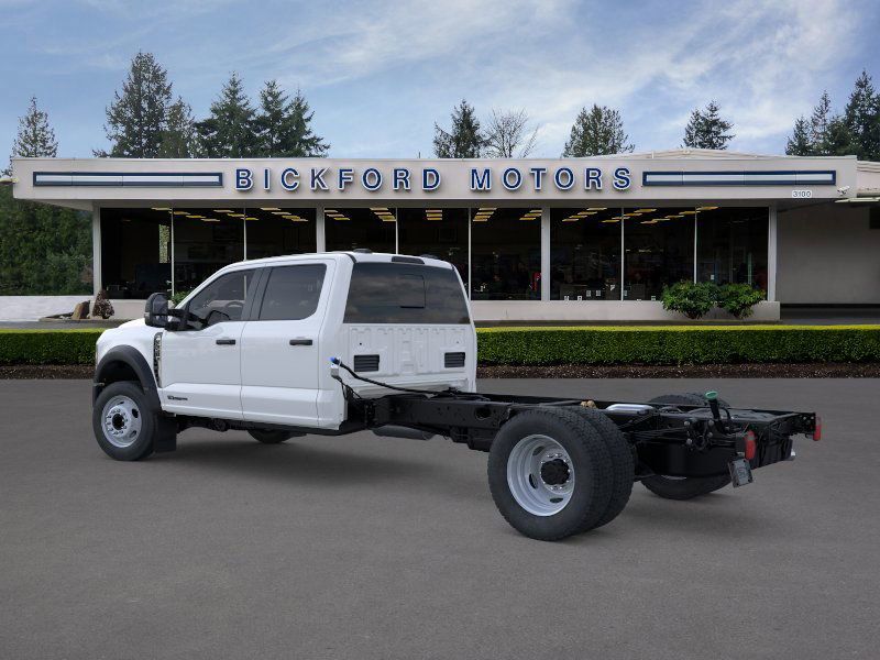 2025 Ford F-550 photo 4