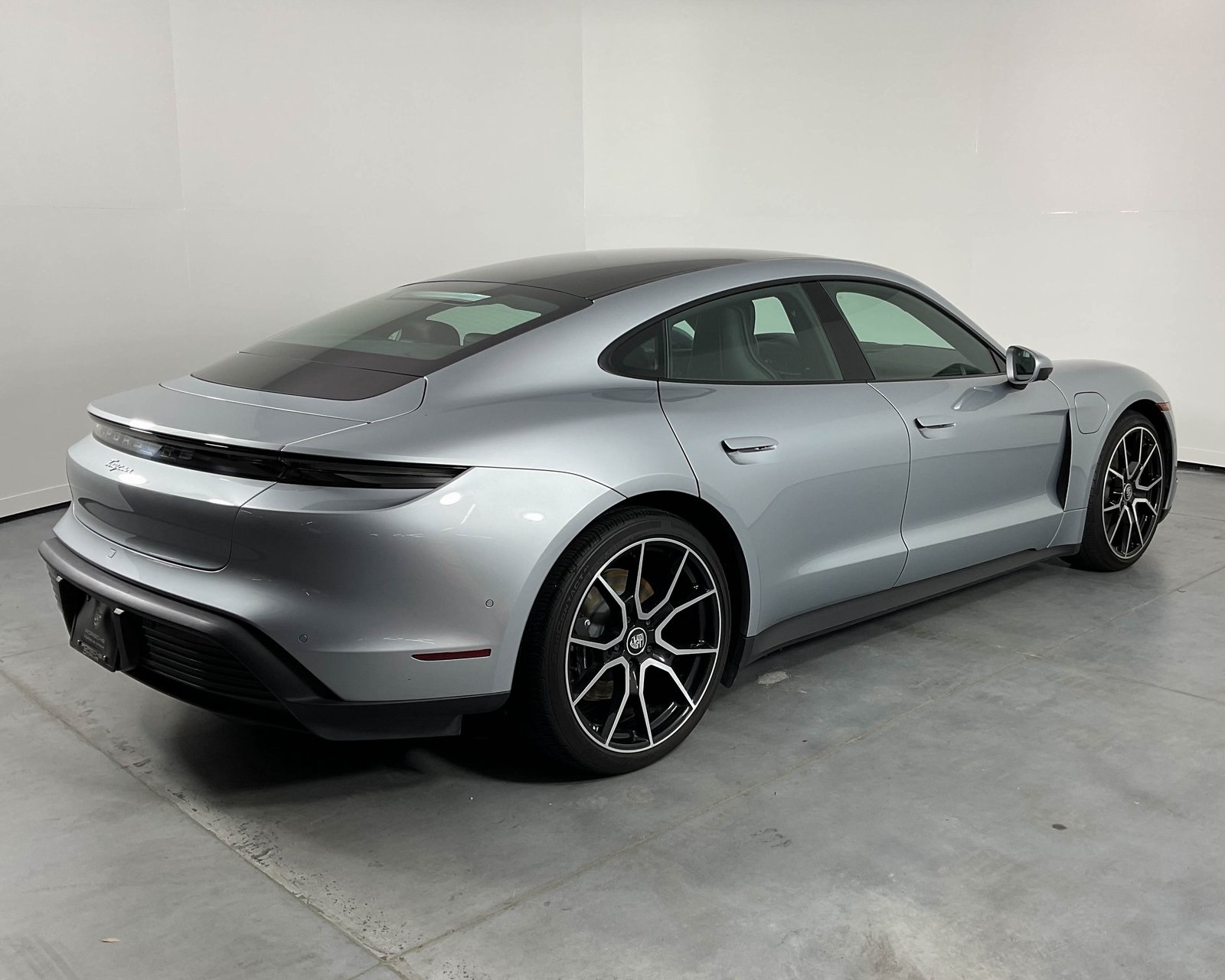2023 Porsche Taycan S photo 7