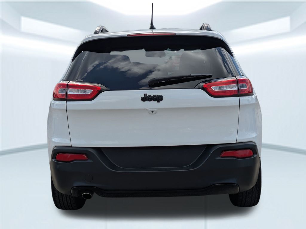 2016 Jeep Cherokee Altitude photo 3