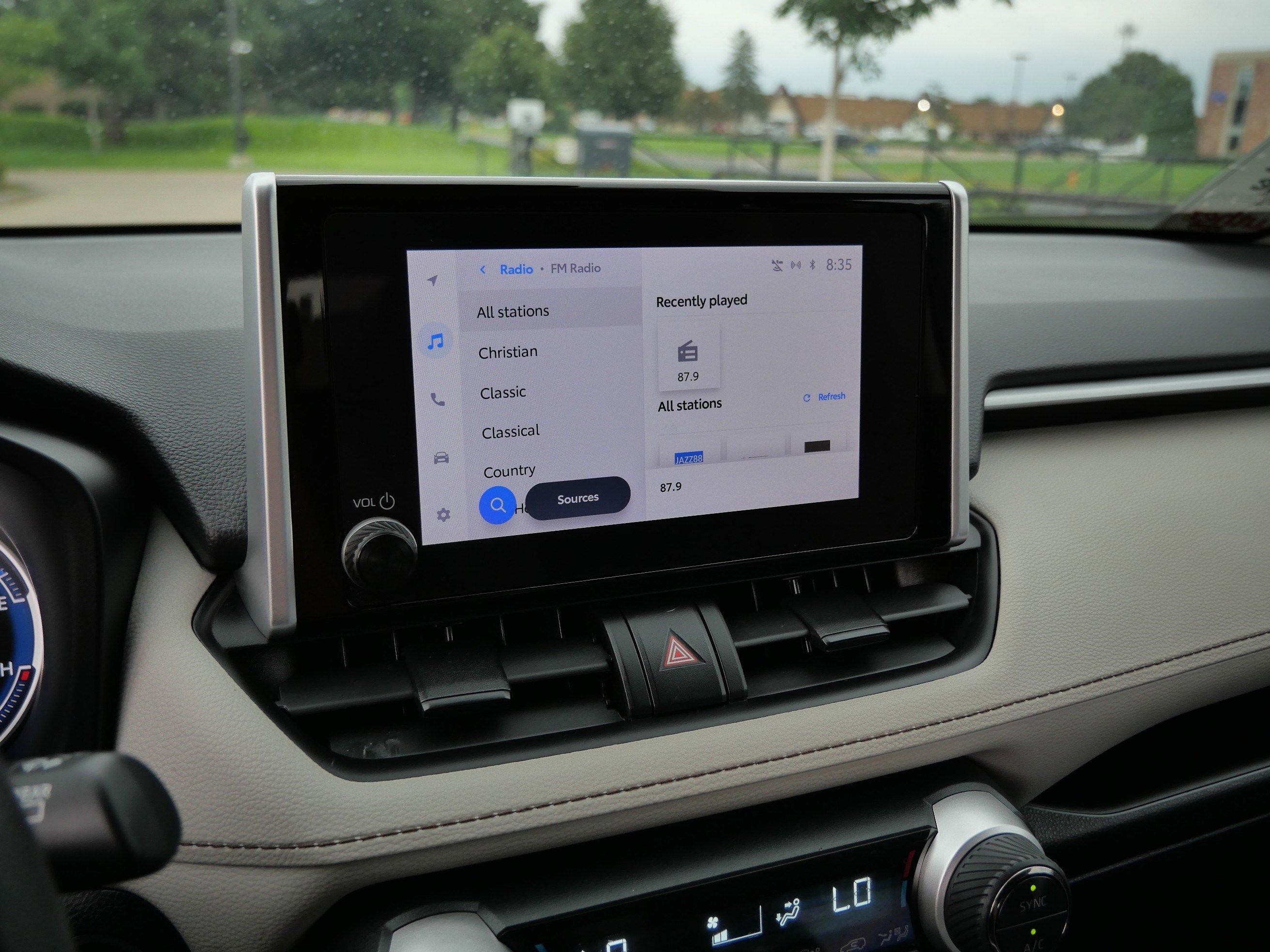 2023 Toyota RAV4 Hybrid XLE photo 21