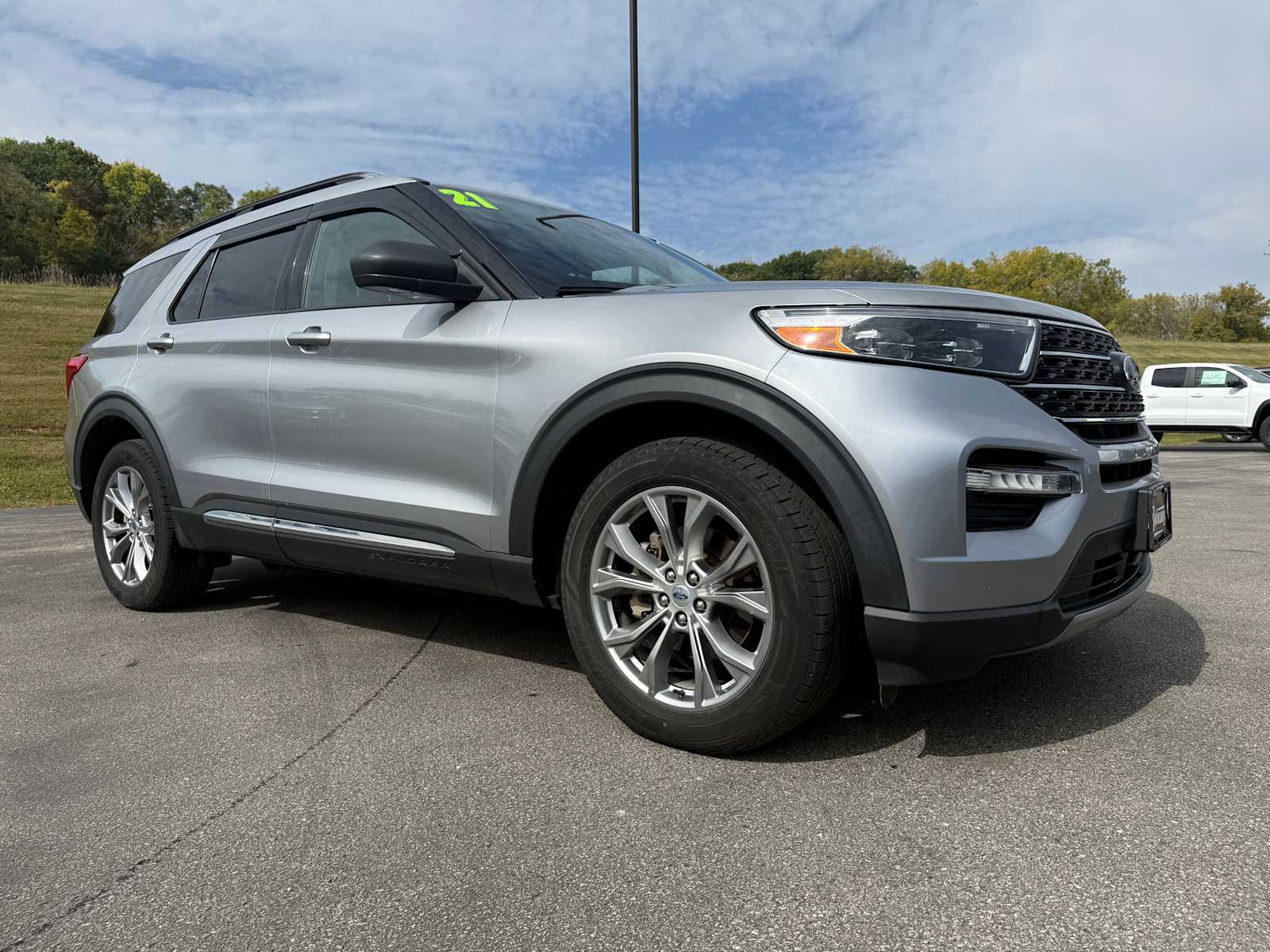 2021 Ford Explorer XLT photo 2