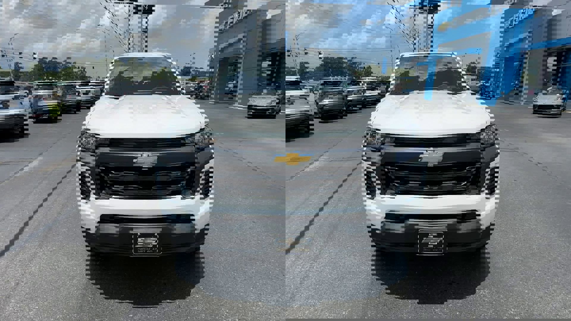 2025 Chevrolet Colorado Work Truck LT photo 3