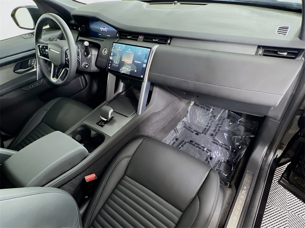 2025 Land Rover Discovery Sport Dynamic SE photo 27
