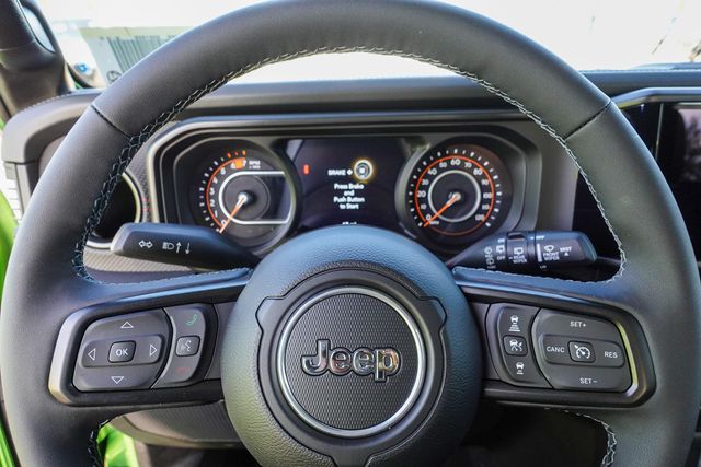 2025 Jeep Wrangler Rubicon photo 13