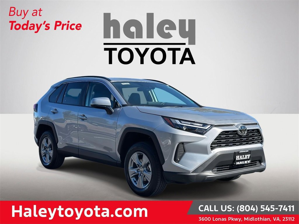 2025 Toyota RAV4 XLE's photo