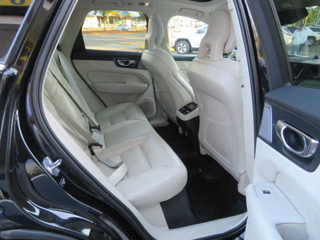 2018 Volvo XC60 Inscription photo 11