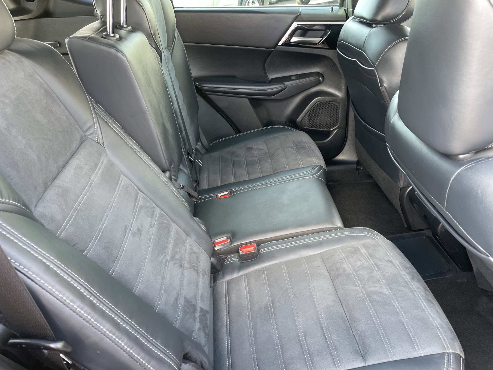 2023 Mitsubishi Outlander PHEV SE photo 23