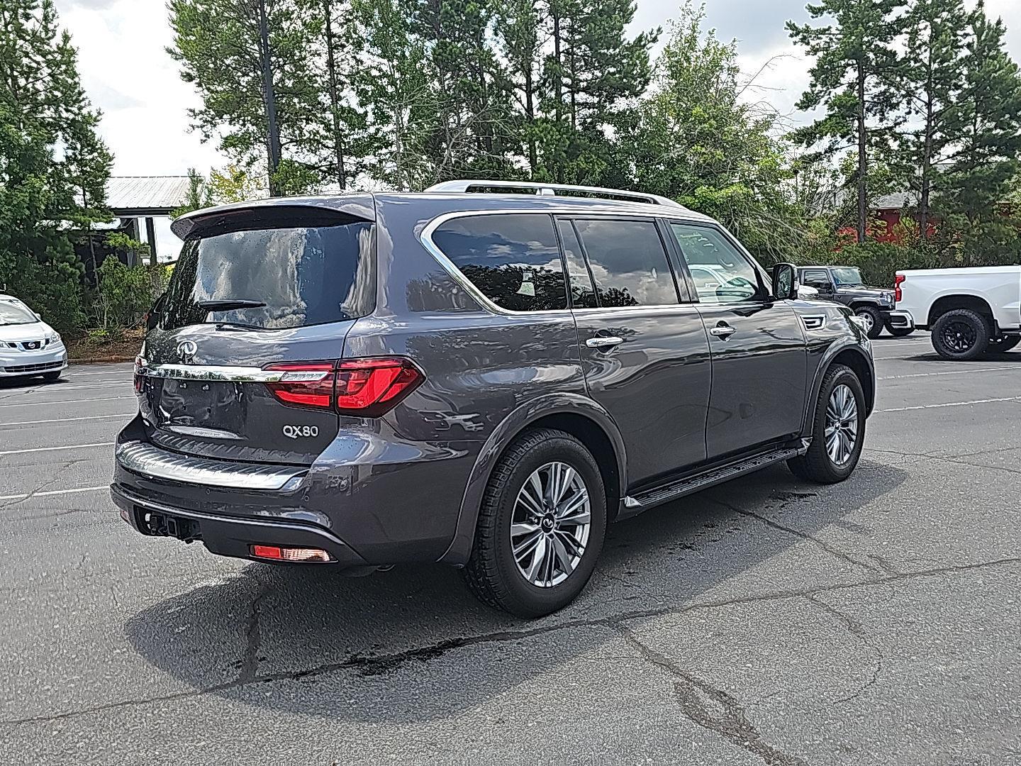 2024 Infiniti QX80 Luxe photo 6