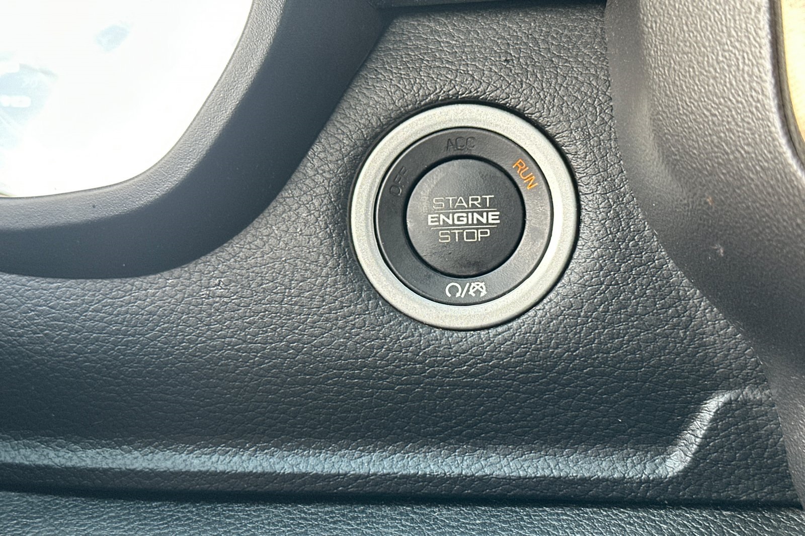 2020 Ram 1500 Rebel photo 27