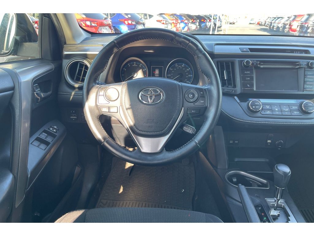 2017 Toyota RAV4 XLE photo 16