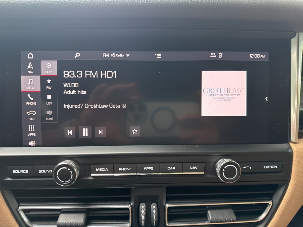2019 Porsche Macan Base photo 19