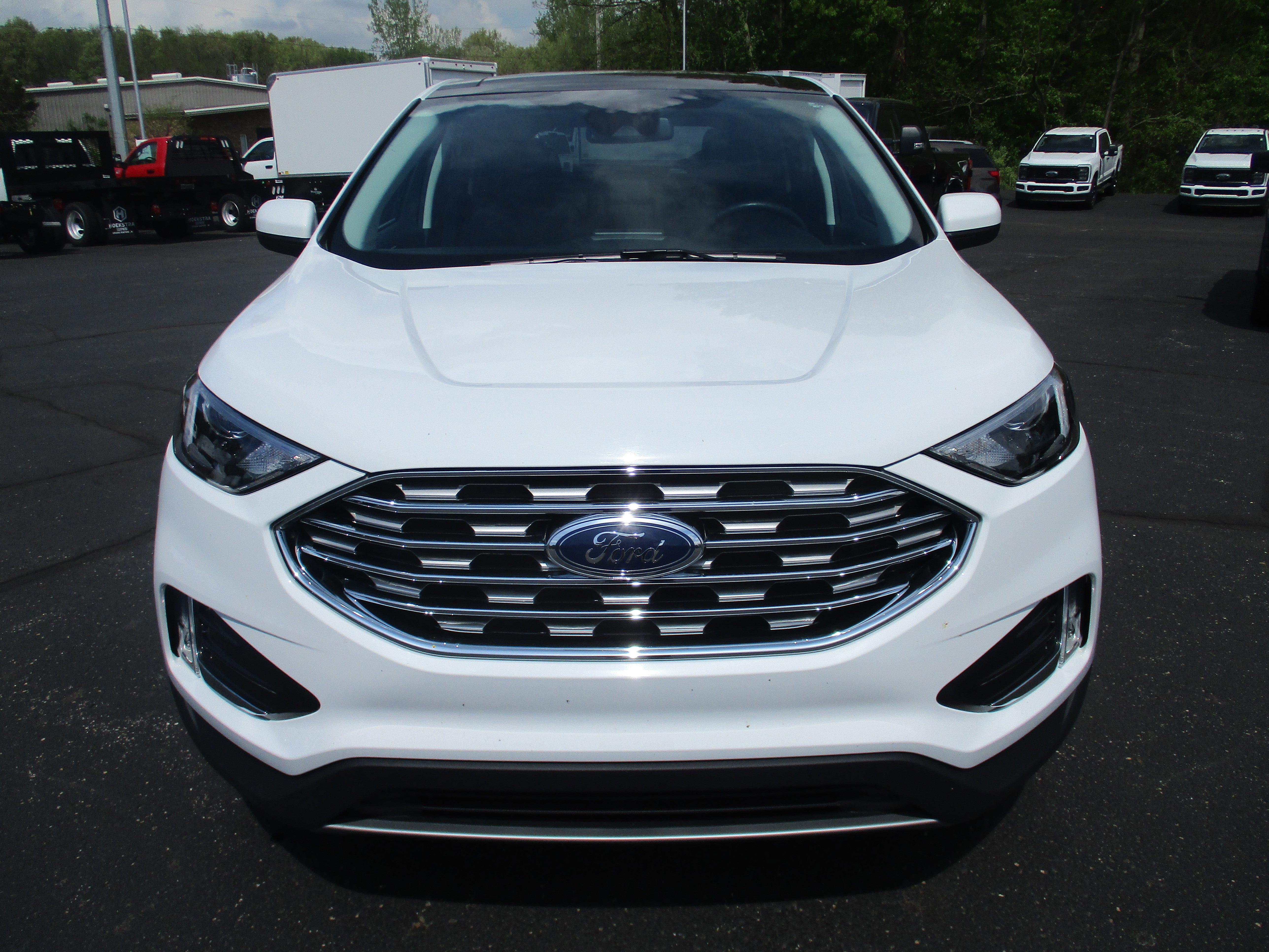 2022 Ford Edge SEL photo 5