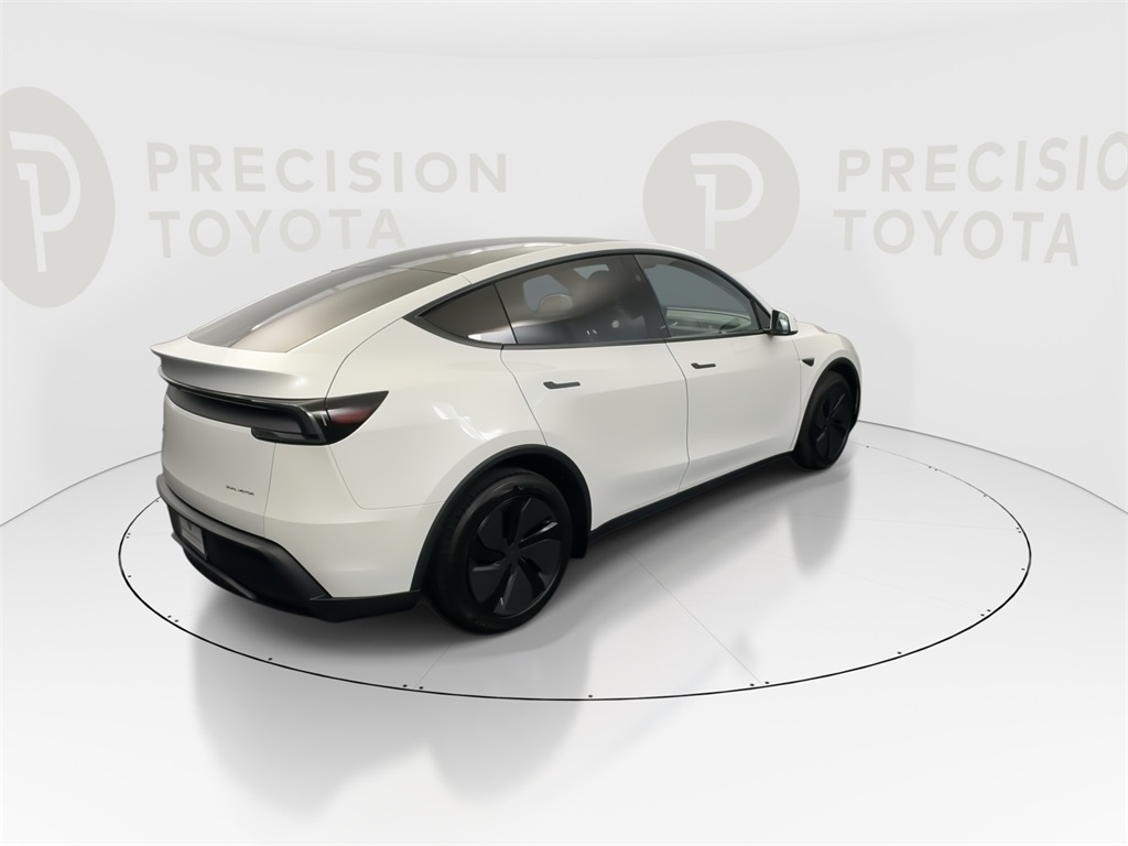 2026 Tesla Model Y Long Range photo 17