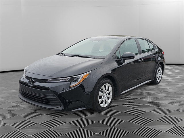 2024 Toyota Corolla LE's photo