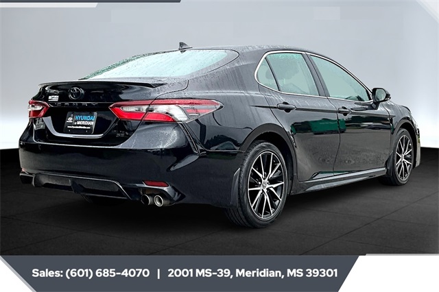2024 Toyota Camry SE photo 10
